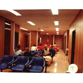 RECONSTRUCTION of the 80s: Waiting room, 1985