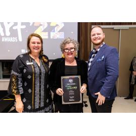 Mayor Teresa Harding with artist Jodi Bowen and Councillor Andrew Fechner at the Ipswich Art Awards, 2022