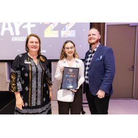 Mayor Teresa Harding with artist Kaitlyn Turner and Councillor Andrew Fechner at the Ipswich Art Awards, 2022