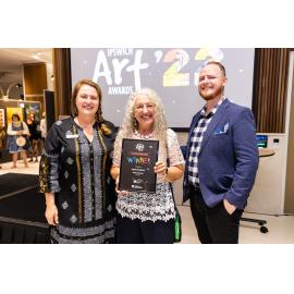 Mayor Teresa Harding with artist Lynda Faulkner and Councillor Andrew Fechner at the Ipswich Art Awards, 2022