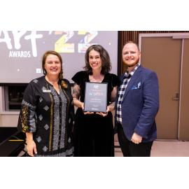 Mayor Teresa Harding with artist Carmel Blackburn and Councillor Andrew Fechner, at the Ipswich Art Awards, 2022