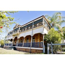 Robertson Road, no 2, Eastern Heights, Ipswich, "Fairy Knoll", August 2010