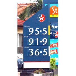 Caltex service station, Brisbane Road, Ipswich, May 2004