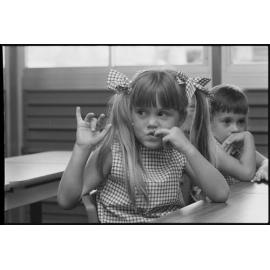 Unidentified primary school students, first day of school, Ipswich, January 1986