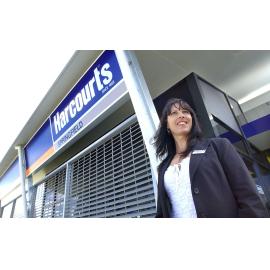 Lyn Reid at Harcourts, Springfield, January 2005 
