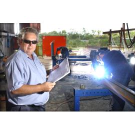 Metropole bar manager, Ian Johnstone, Ipswich, January 2005 