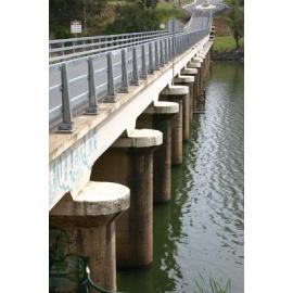 Weir, Mt Crosby Road, Mount Crosby, Brisbane, 2004