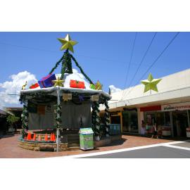 Christmas Decorations in the Mall, Nicholas Street, Ipswich, December 2005