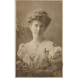 Josie Bytheway, postcard sent to Laura Taylor, Ipswich, c.1900