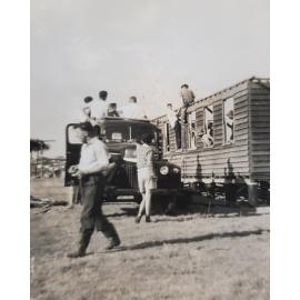 Risson's Ford shifting an Army hut from Archerfield to Leichhardt