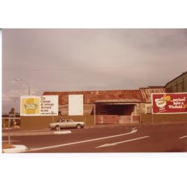 Exterior photograph of Risson's Produce