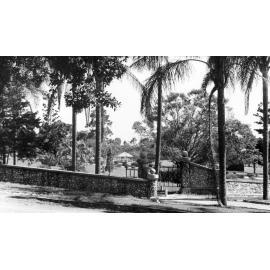 Entrance to Queens Park, Ipswich, c.1940