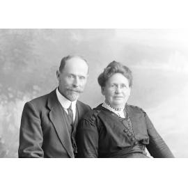 Portrait of Frank and Jeanie Whitehead, Ipswich, 1930
