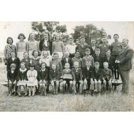 Students at Ashwell School, Ashwell, Ipswich, 1939