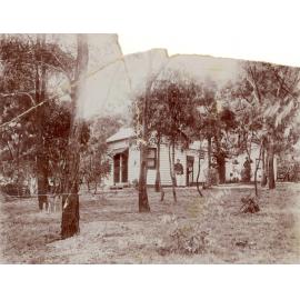 Pettigrew family home on the corner of Moffatt and Lion Streets, Ipswich,  c.1880s