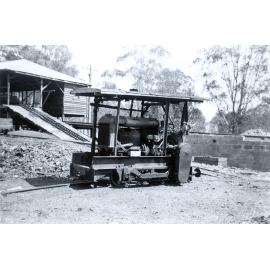 Shuttle train at Caledonian Colliery, Thagoona, Ipswich, 1957
