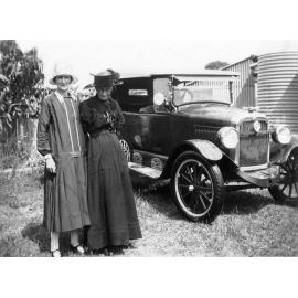 Unidentified woman and Rachel Noble, Smith Street, North Ipswich, 1920s