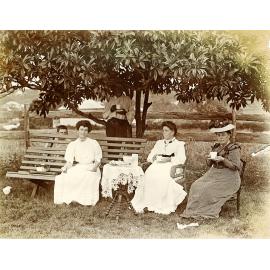 Group from Congregational Church at Tarrawingie, Booval, Ipswich, c.1910