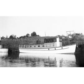 Srednam (boat) in dry dock, Ipswich, 1946