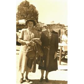 Isabella Johnston and her mother, Jane Whyte, at the Rosewood Show, Rosewood, Ipswich, 1930s