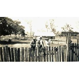 Qualischefski family at Mutdapilly, Ipswich, 1932