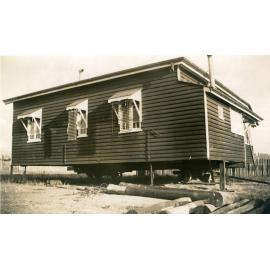 Relocating house from Woodford Street to 4 Shine Street, One Mile, Ipswich, 1939