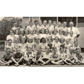 Marburg Rural School students, Grades 2 and 3, Marburg, Ipswich,1950