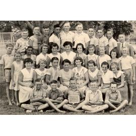 Marburg Rural School students, Grade VII and VIII, Marburg, Ipswich, 1954
