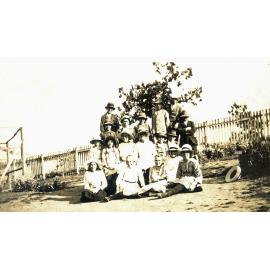 Grade 5 students at Marburg School, Marburg, Ipswich, 1918