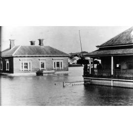 Palais Royal Hotel, Ipswich, during floods of 1893