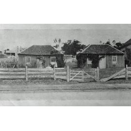 Shingle roof cottages, known as the 'Watkins twins', South Street, Ipswich, 1905 - 1906